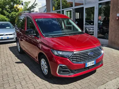 Usata Ford Tourneo Connect Titanium 114 CV (83 kW) 2022 Rosso Monovolume