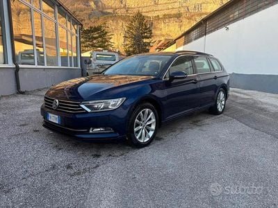 Usata VW Passat 120 CV (88 kW) 2018 Blu Station wagon