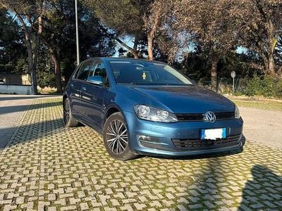 Usata VW Golf VII Highline 116 CV (85 kW) 2017 Blu Berlina