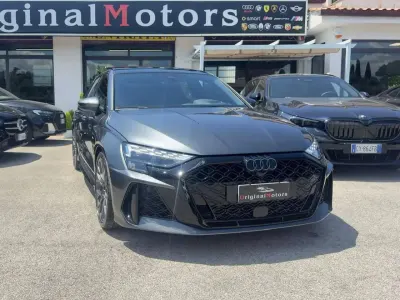 Usata Audi RS3 Ambiente 400 CV (294 kW) 2025 Grigio Berlina