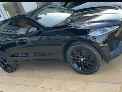 Usata Jaguar F-Pace R-Dynamic 204 CV (150 kW) 2023 Nero SUV
