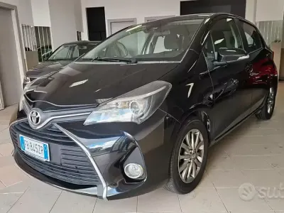 Usata Toyota Yaris Lounge 90 CV (66 kW) 2016 Nero Berlina