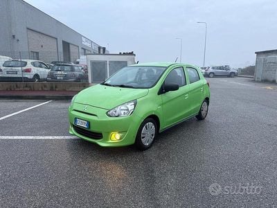 Usata Mitsubishi Space Star Intense 71 CV (52 kW) 2015 Verde Berlina