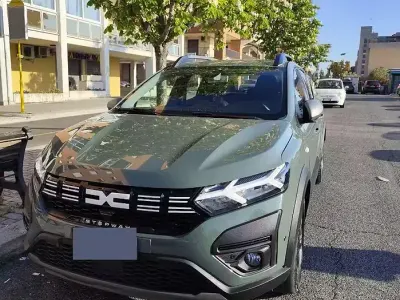 Usata Dacia Sandero Expression 101 CV (74 kW) 2023 Verde Berlina