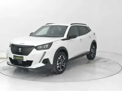 Usata Peugeot 2008 Allure 102 CV (75 kW) 2023 Bianco SUV