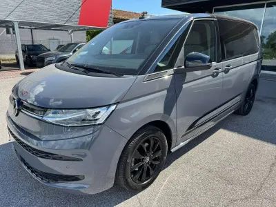 Usata VW Multivan Style 150 CV (110 kW) 2024 Grigio Monovolume