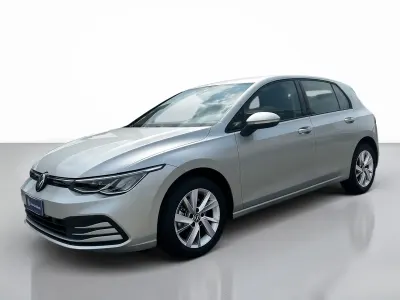 Usata VW Golf VIII Life 131 CV (96 kW) 2023 Reflex silver metallizzato Berlina