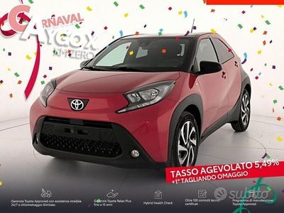 Nuova Toyota Aygo X Trend 72 CV (52 kW) 2025 Chili red & black met SUV