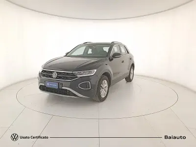 Usata VW T-Roc Life 150 CV (110 kW) 2024 Nero SUV
