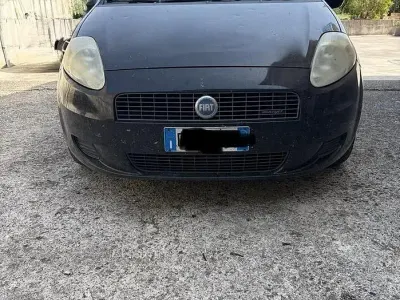 Usata Fiat Grande Punto Dynamic 75 CV (55 kW) 2006 Nero Utilitaria