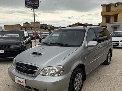 Usata Kia Carnival Comfort 144 CV (105 kW) 2004 Grigio Monovolume