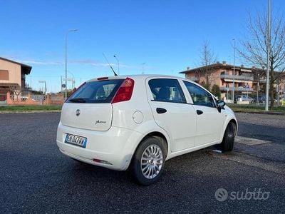 Usata Fiat Grande Punto 65 CV (47 kW) 2012 Bianco Utilitaria