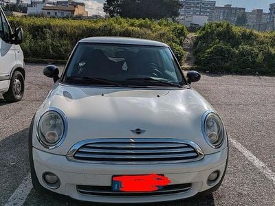 Begagnad Mini ONE 75 HK (55 kW) 2009 Vit Halvkombi