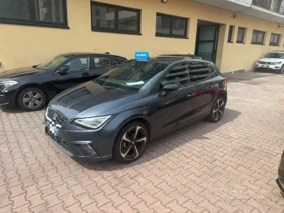 Usata Seat Ibiza FR 90 CV (66 kW) 2022 Grigio scuro Utilitaria
