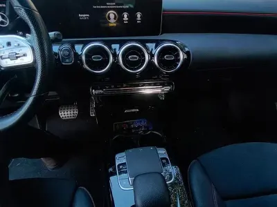 Usata Mercedes 200 Premium 163 CV (119 kW) 2019 Marrone Berlina