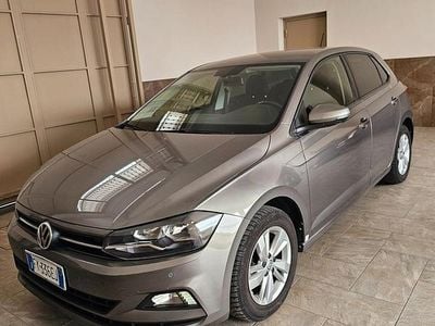 Usata VW Polo Comfortline 89 CV (65 kW) 2019 Grigio Berlina