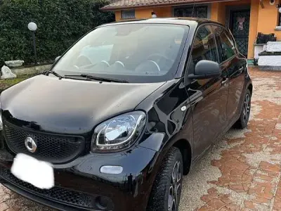 Usata Smart ForFour Passion 71 CV (52 kW) 2017 Utilitaria