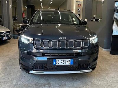 Begagnad Jeep Compass Limited 131 HK (96 kW) 2024 Grå SUV