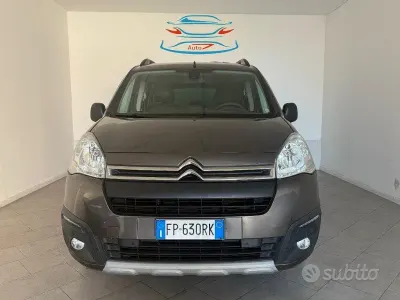 Usata Citroën Berlingo Feel 99 CV (72 kW) 2018 Grigio Monovolume