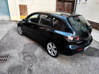 Usata Mazda 3 109 CV (80 kW) 2007 Nero Station wagon