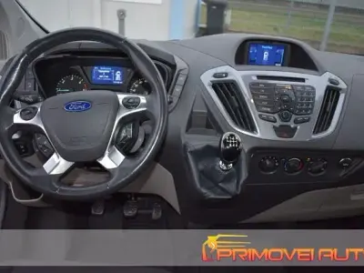Begagnad Ford Transit Custom 155 HK (114 kW) 2015 Svart Kombi