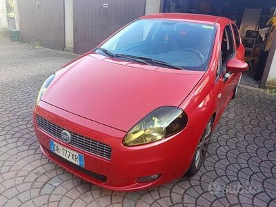 Usata Fiat Grande Punto Sport 131 CV (96 kW) 2006 Rosso Utilitaria