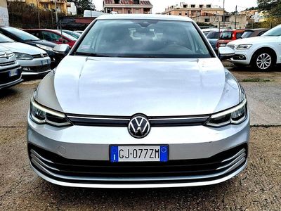Argento Usata 2021 VW Golf VIII Style Berlina | 19.799 € (Buon prezzo)