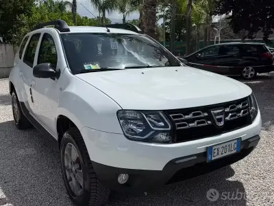 Usata Dacia Duster Lauréate 109 CV (80 kW) 2014 Bianco SUV