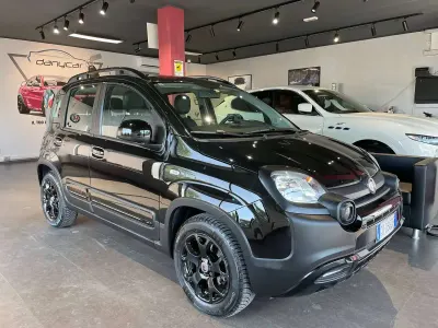 Usata Fiat Panda Cross Cross 69 CV (50 kW) 2020 Nero Utilitaria
