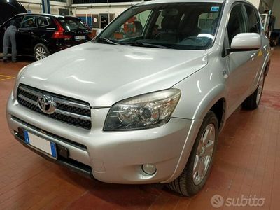 usata Toyota RAV4 RAV 4III 2006 Crossover2.2 d-4d Luxury 177cv