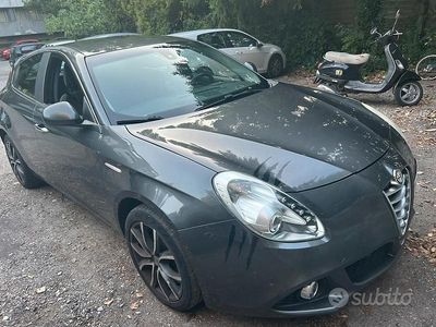 Usata Alfa Romeo Giulietta 82 CV (60 kW) 2014 Grigio Utilitaria
