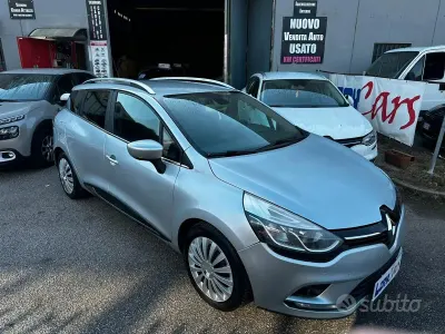 Usata Renault Clio GrandTour Zen 90 CV (66 kW) 2017 Grigio Station wagon