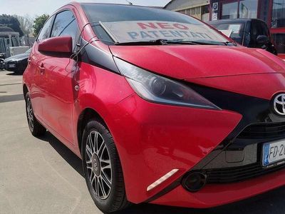 Usata Toyota Aygo X-play 69 CV (50 kW) 2016 Rosso Utilitaria