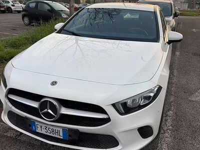 Usata Mercedes A180 Business 116 CV (85 kW) 2019 Bianco Berlina