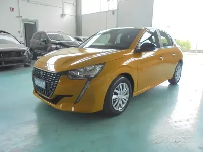 Usata Peugeot 208 Active 75 CV (55 kW) 2023 Giallo Utilitaria