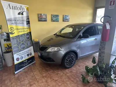 Usata Lancia Ypsilon Platinum 69 CV (50 kW) 2018 Grigio Utilitaria