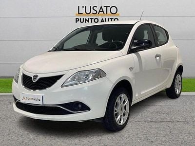 Usata Lancia Ypsilon Gold 85 CV (62 kW) 2016 Bianco Utilitaria