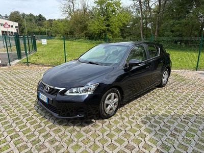 Lexus CT200h