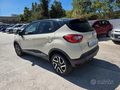 Usata Renault Captur Intens 90 CV (66 kW) 2016 Beige SUV
