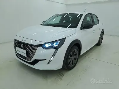 Usata Peugeot 208 Active 56 kW (77 CV) 2021 Bianco Utilitaria
