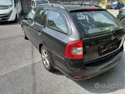 Usata Skoda Octavia 102 CV (75 kW) 2011 Nero Station wagon