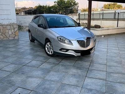 Usata Lancia Delta 120 CV (88 kW) 2010 Grigio Utilitaria