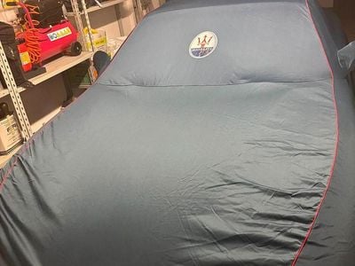 Begagnad Maserati 4200 2003 Grå Cab