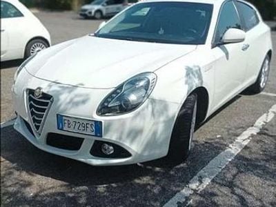 Usata Alfa Romeo Giulietta Distinctive 120 CV (88 kW) 2015 Bianco Utilitaria