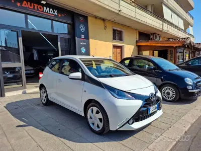 Usata Toyota Aygo Cool 69 CV (50 kW) 2017 Bianco Utilitaria