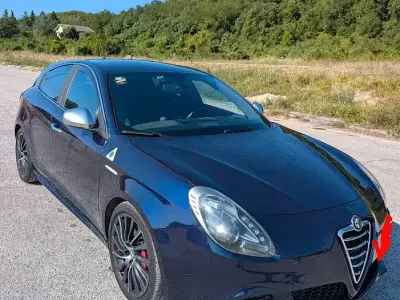 Usata Alfa Romeo Giulietta Quadrifoglio Verde 235 CV (172 kW) 2010 Bluazzurro Utilitaria