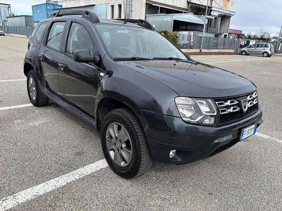 Usata Dacia Duster Black Shadow 114 CV (83 kW) 2016 Grigio SUV
