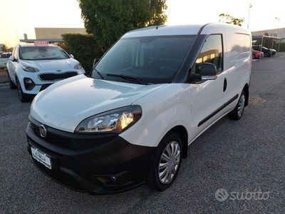 Usata Fiat Doblò Easy 120 CV (88 kW) 2021 Bianco Monovolume