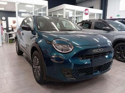 Nuova Fiat 600 Business 101 CV (74 kW) 2025 Verde mare metallizzato SUV