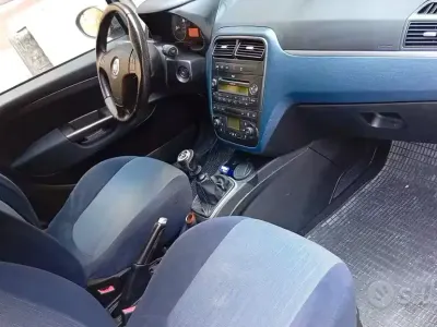Usata Fiat Grande Punto 90 CV (66 kW) 2007 Grigio Utilitaria